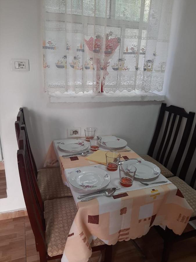 Vrenjo Guesthouse Gjirokastër Exteriér fotografie